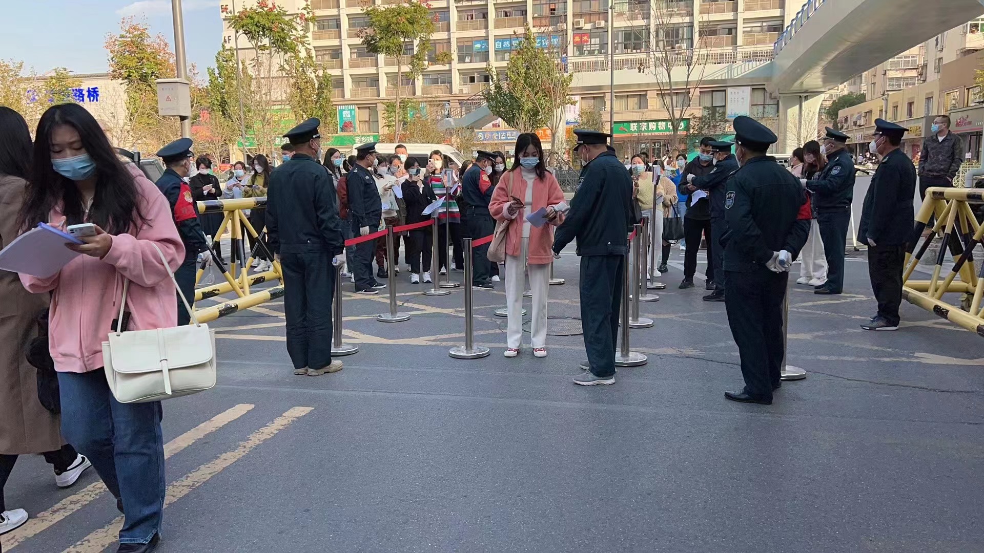 成人米乐平台 M6高考开考安徽合肥近10万人参加(图4)