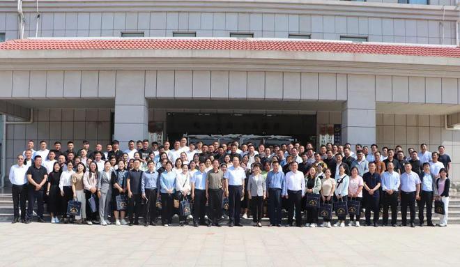 濮阳市2024级农村“两委”干部大专学历教育提升班开米乐m6网站学典礼举行(图6)